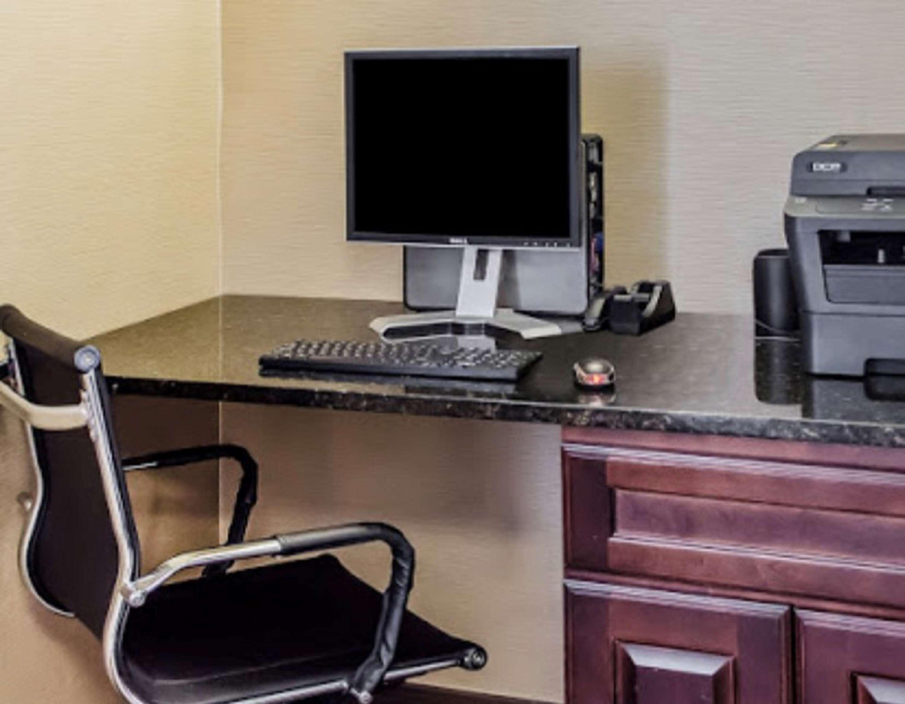 Surestay Plus By Best Western Jonestown Lebanon Valley Екстериор снимка