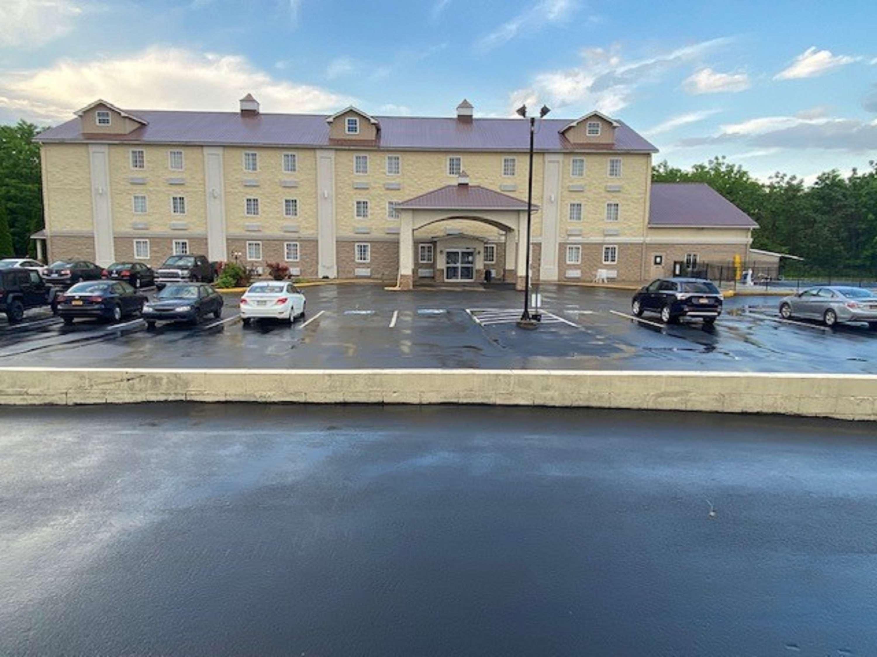 Surestay Plus By Best Western Jonestown Lebanon Valley Екстериор снимка